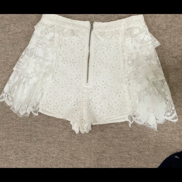 For Love & Lemons Las Palmas Lace Shorts in White SZ Small (worn once) sold out - Picture 7 of 8